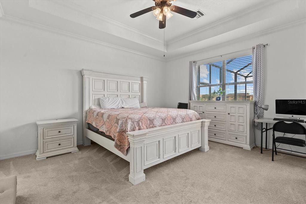 Под контрактом: $675,000 (4 спален, 2 ванн, 2268 Квадратных фут)