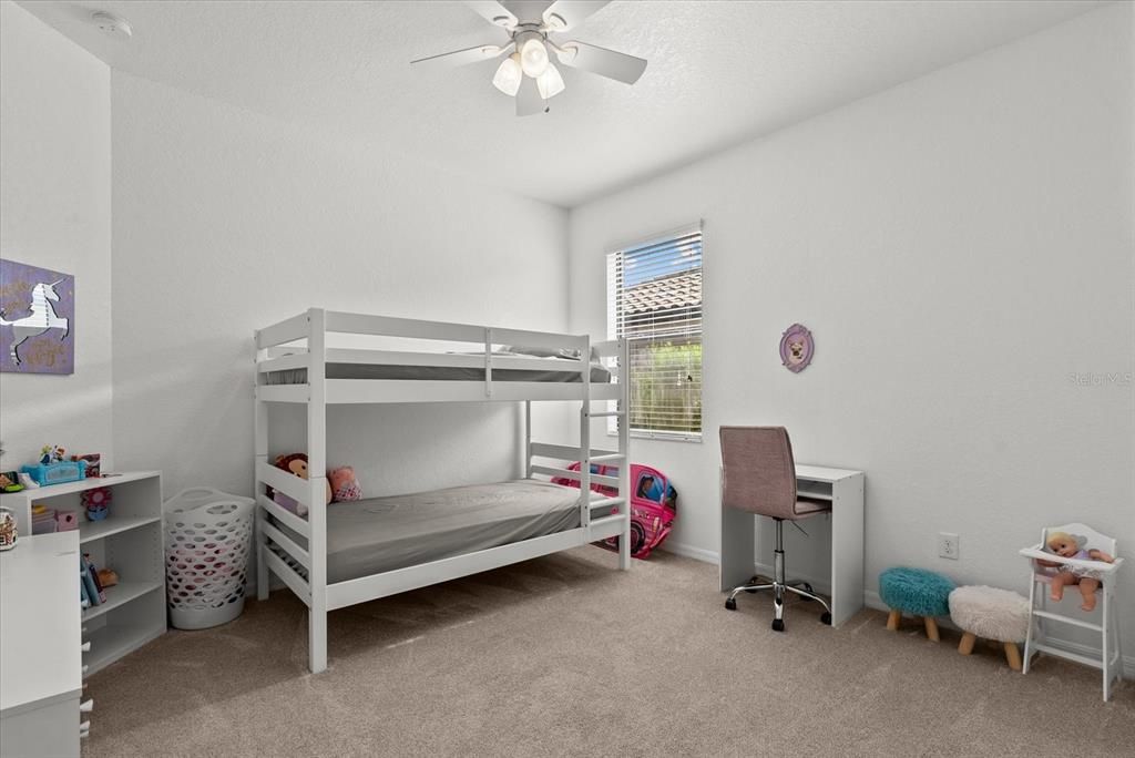 Под контрактом: $675,000 (4 спален, 2 ванн, 2268 Квадратных фут)