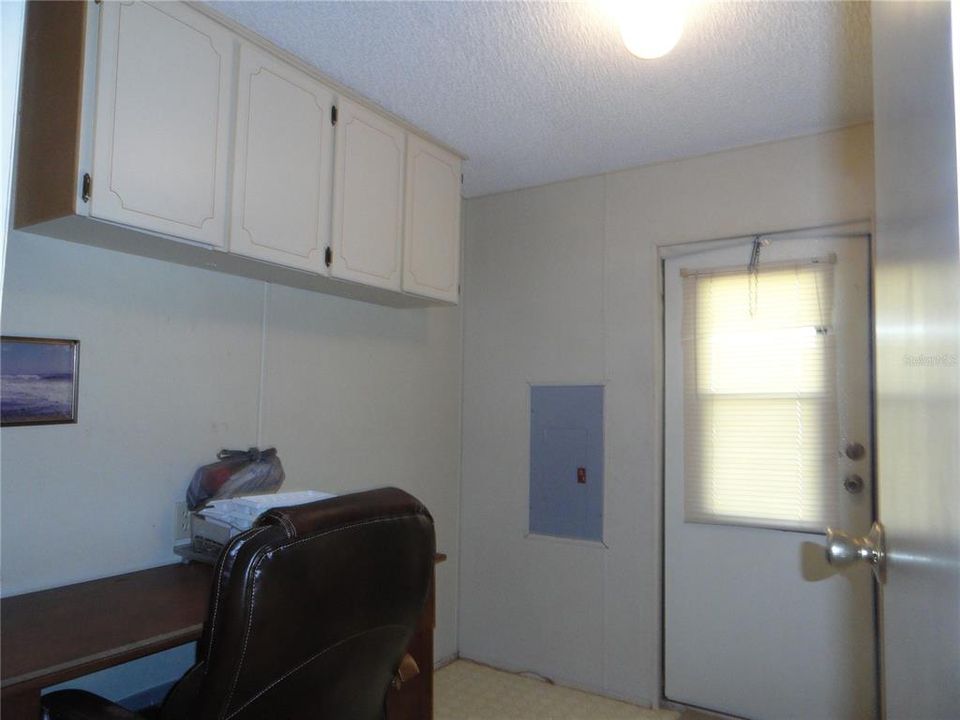 На продажу: $169,900 (2 спален, 2 ванн, 1476 Квадратных фут)