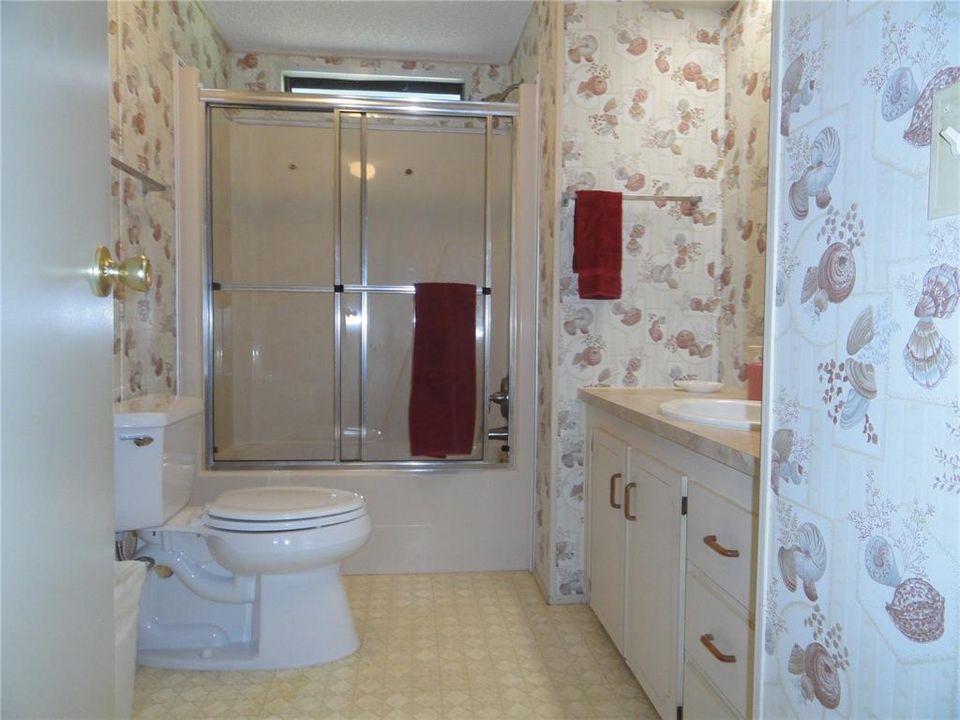 На продажу: $169,900 (2 спален, 2 ванн, 1476 Квадратных фут)