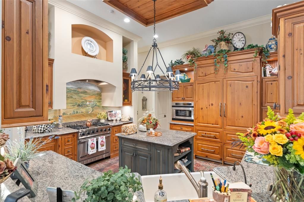 For Sale: $3,250,000 (3 beds, 3 baths, 4089 Square Feet)