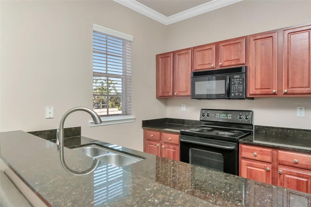 Activo con contrato: $2,950 (2 camas, 2 baños, 1339 Pies cuadrados)