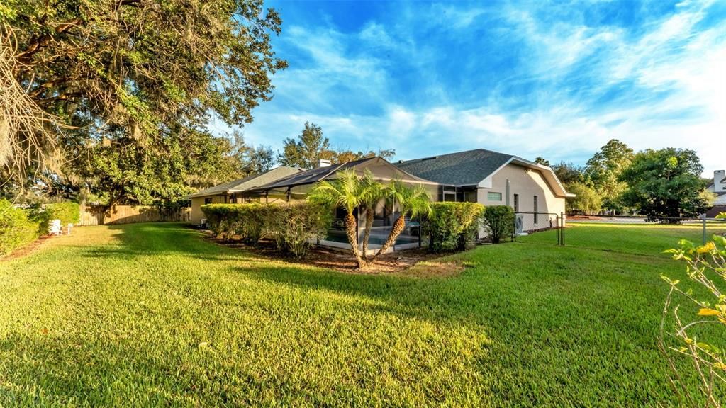 Под контрактом: $539,900 (4 спален, 3 ванн, 3428 Квадратных фут)