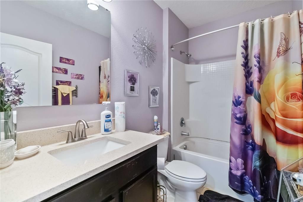 En Venta: $395,000 (4 camas, 2 baños, 1828 Pies cuadrados)