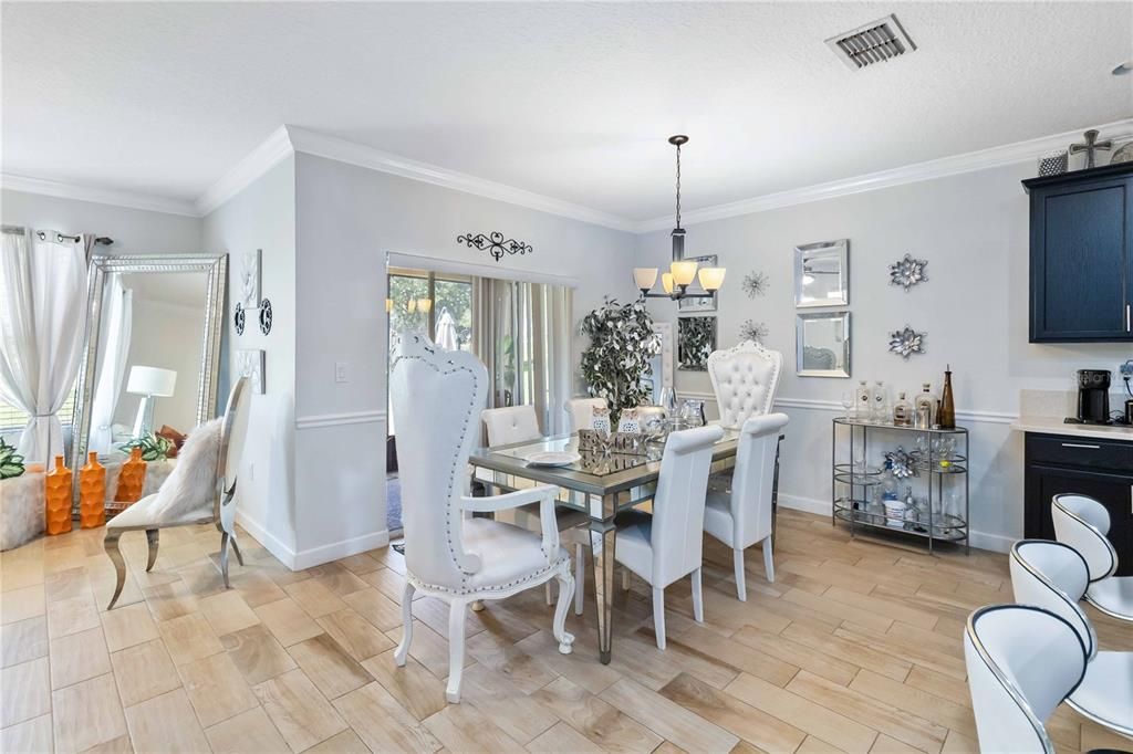 En Venta: $395,000 (4 camas, 2 baños, 1828 Pies cuadrados)