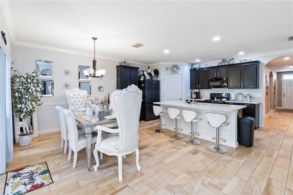 En Venta: $395,000 (4 camas, 2 baños, 1828 Pies cuadrados)