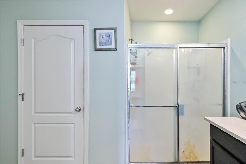 En Venta: $395,000 (4 camas, 2 baños, 1828 Pies cuadrados)