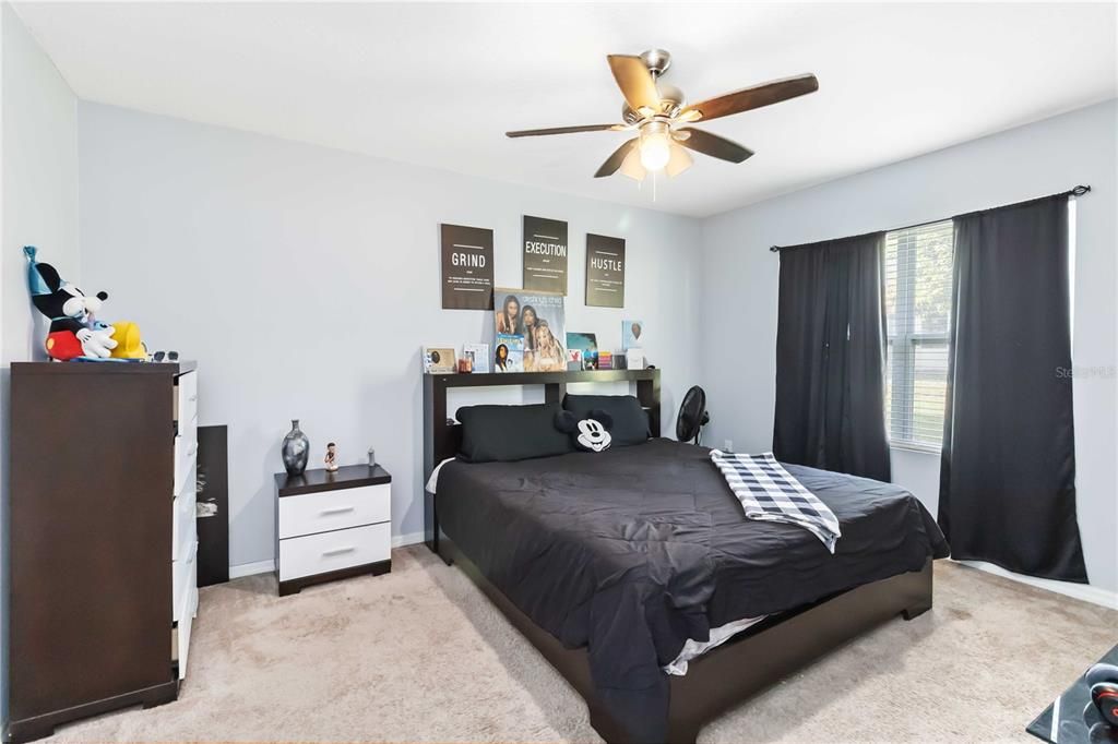 En Venta: $395,000 (4 camas, 2 baños, 1828 Pies cuadrados)