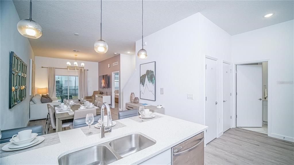 En Renta: $2,900 (5 camas, 4 baños, 2020 Pies cuadrados)