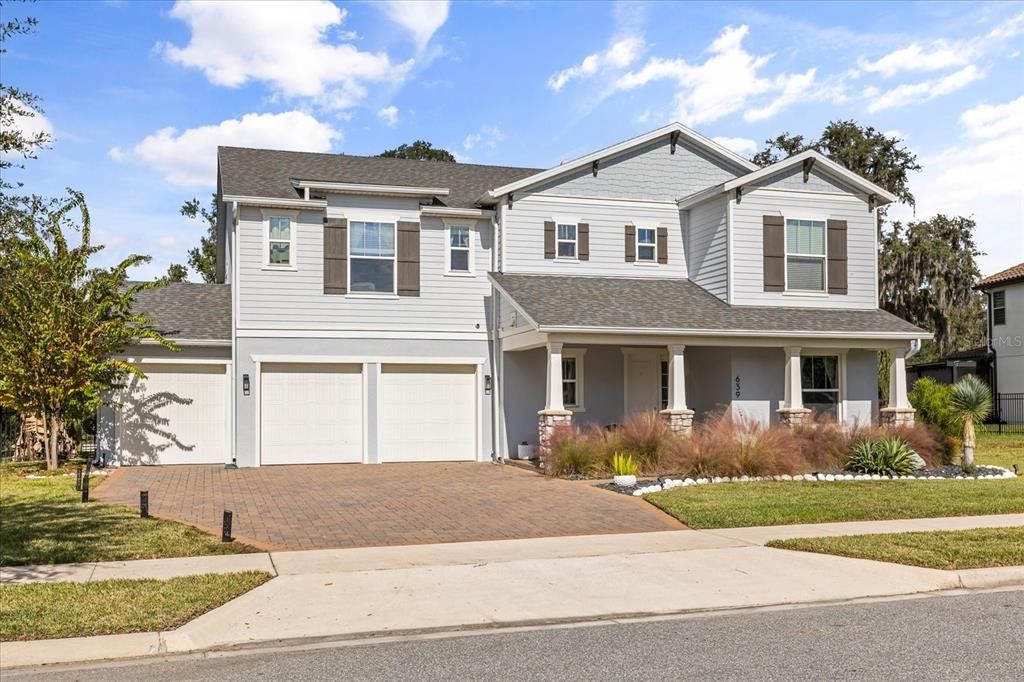 For Sale: $950,000 (5 beds, 4 baths, 4049 Square Feet)