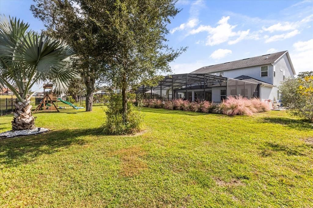 For Sale: $950,000 (5 beds, 4 baths, 4049 Square Feet)