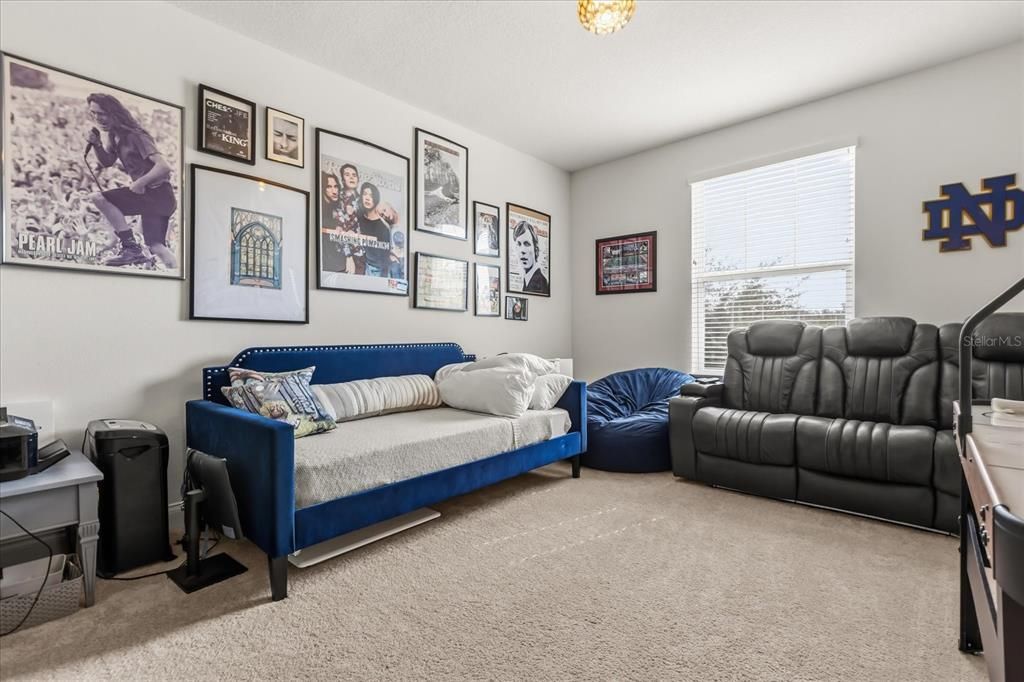 For Sale: $950,000 (5 beds, 4 baths, 4049 Square Feet)