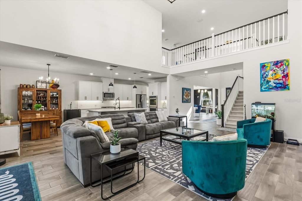 For Sale: $950,000 (5 beds, 4 baths, 4049 Square Feet)