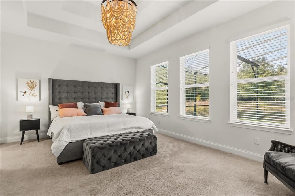 For Sale: $950,000 (5 beds, 4 baths, 4049 Square Feet)