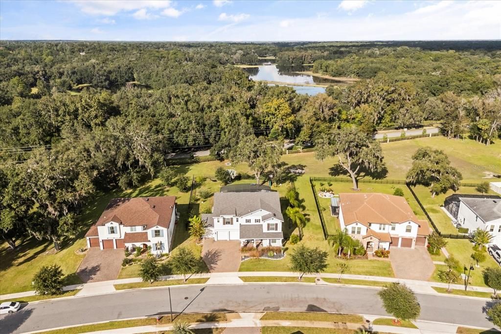 For Sale: $950,000 (5 beds, 4 baths, 4049 Square Feet)