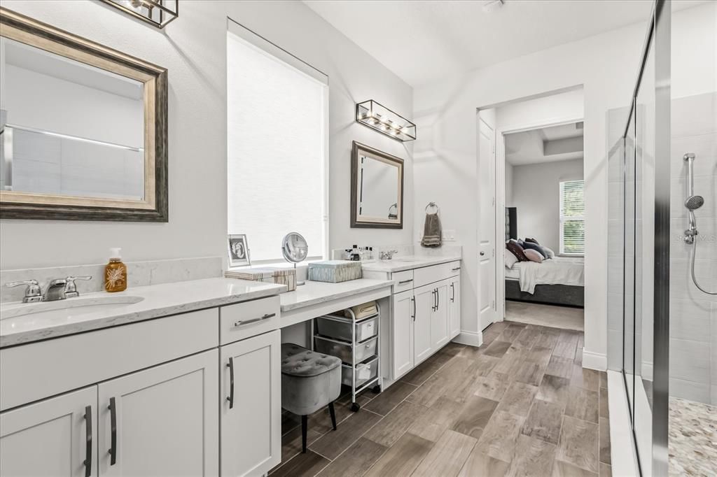 For Sale: $950,000 (5 beds, 4 baths, 4049 Square Feet)