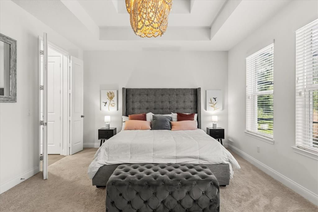 For Sale: $950,000 (5 beds, 4 baths, 4049 Square Feet)