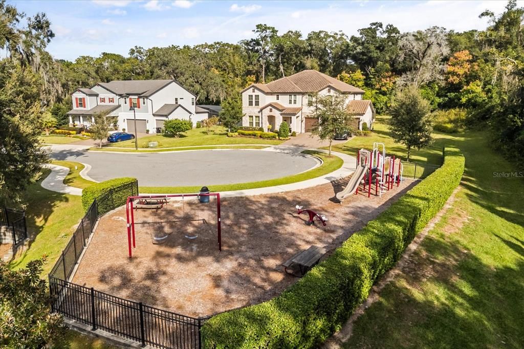 For Sale: $950,000 (5 beds, 4 baths, 4049 Square Feet)