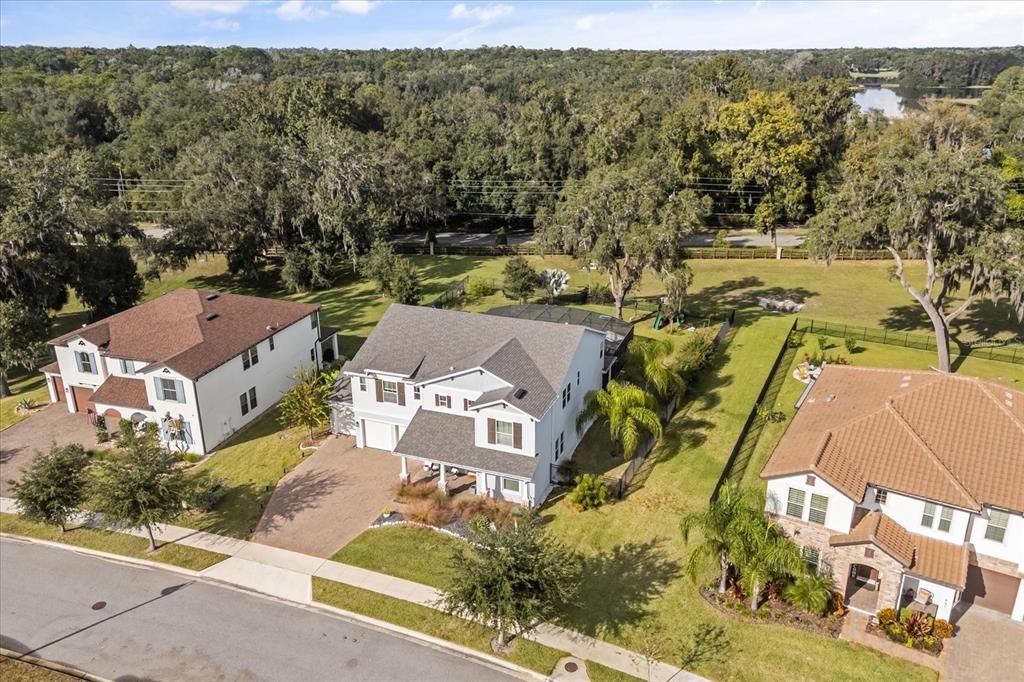 For Sale: $950,000 (5 beds, 4 baths, 4049 Square Feet)