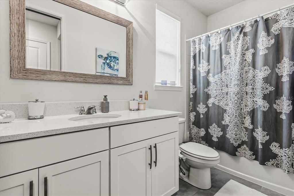 For Sale: $950,000 (5 beds, 4 baths, 4049 Square Feet)