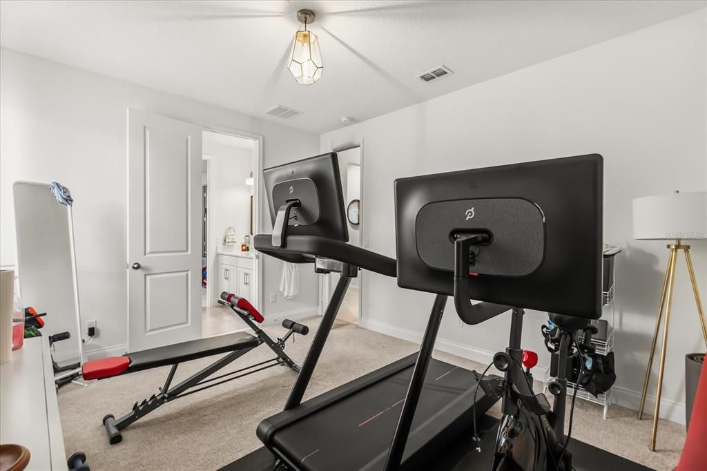 For Sale: $950,000 (5 beds, 4 baths, 4049 Square Feet)