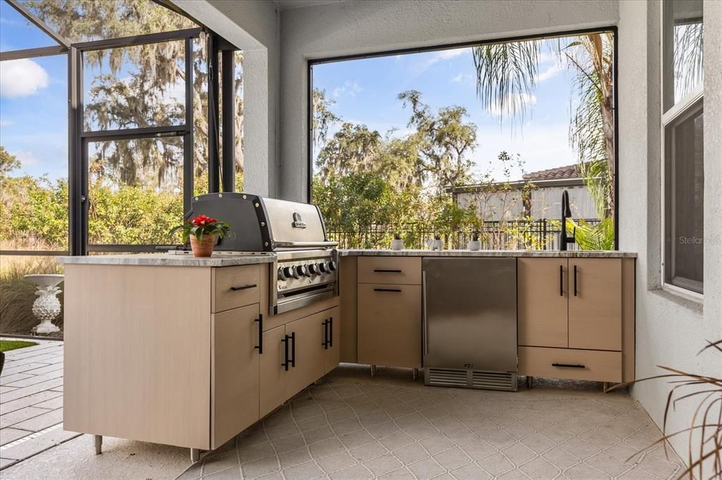 For Sale: $950,000 (5 beds, 4 baths, 4049 Square Feet)