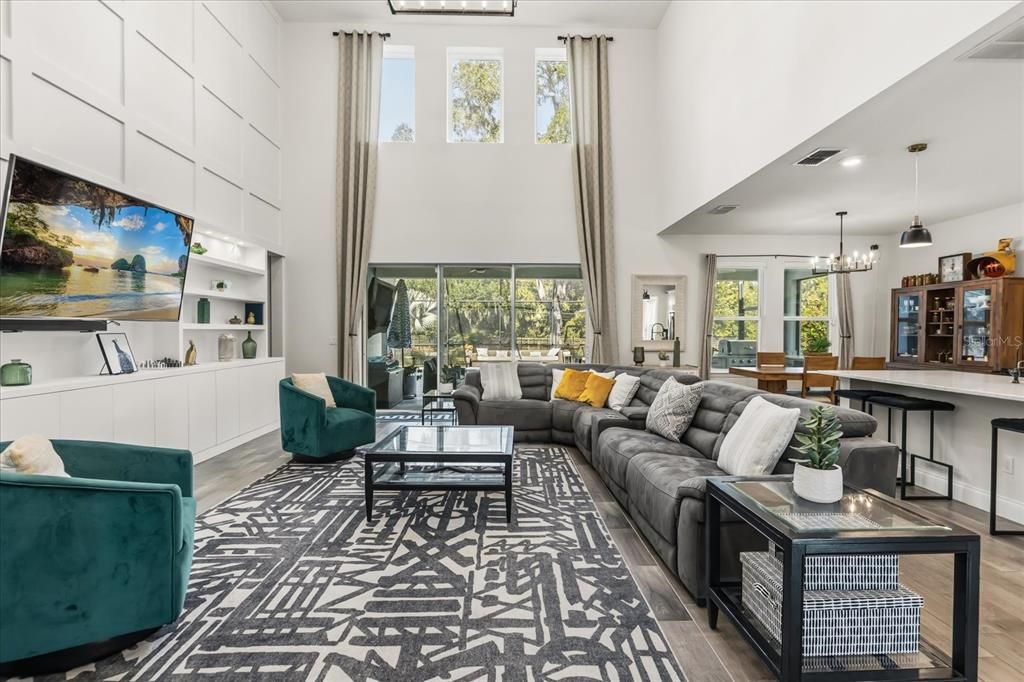 For Sale: $950,000 (5 beds, 4 baths, 4049 Square Feet)