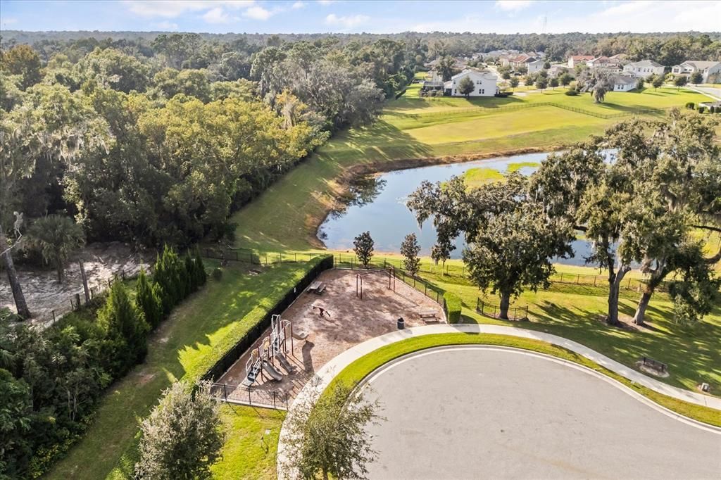 For Sale: $950,000 (5 beds, 4 baths, 4049 Square Feet)