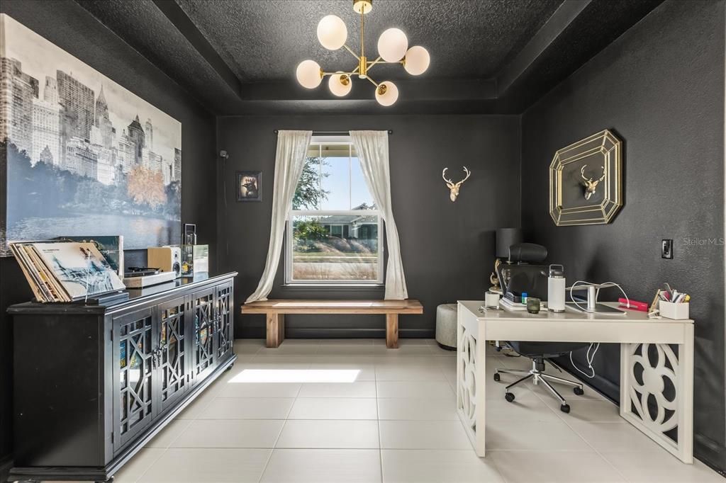 For Sale: $950,000 (5 beds, 4 baths, 4049 Square Feet)