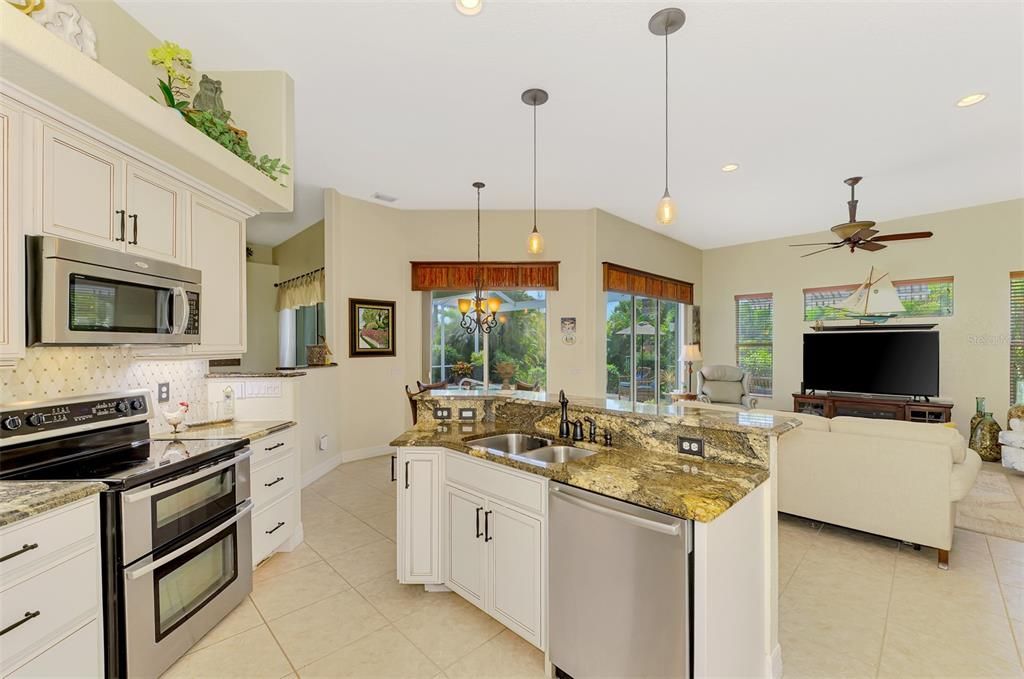 For Sale: $514,900 (3 beds, 2 baths, 2132 Square Feet)