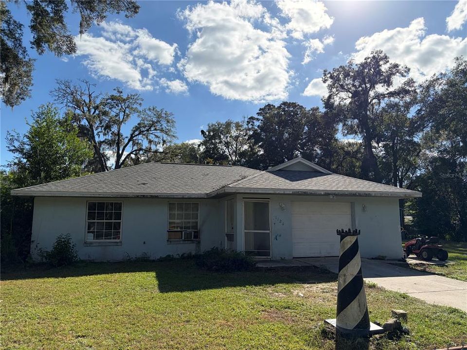 Active With Contract: $185,000 (3 beds, 2 baths, 1388 Square Feet)