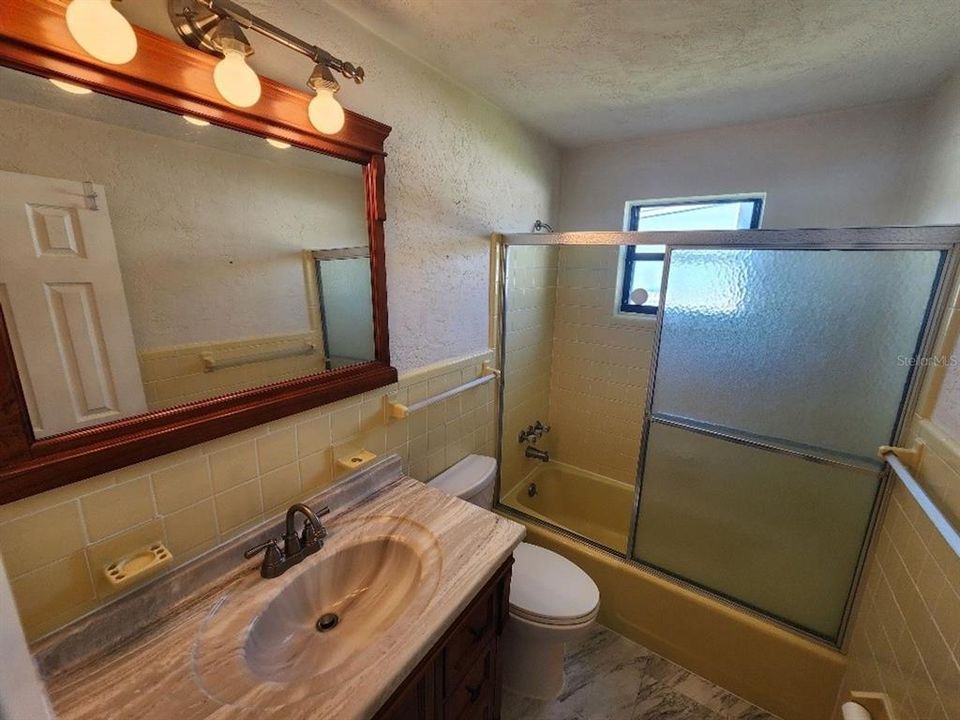 For Rent: $2,900 (3 beds, 2 baths, 1607 Square Feet)