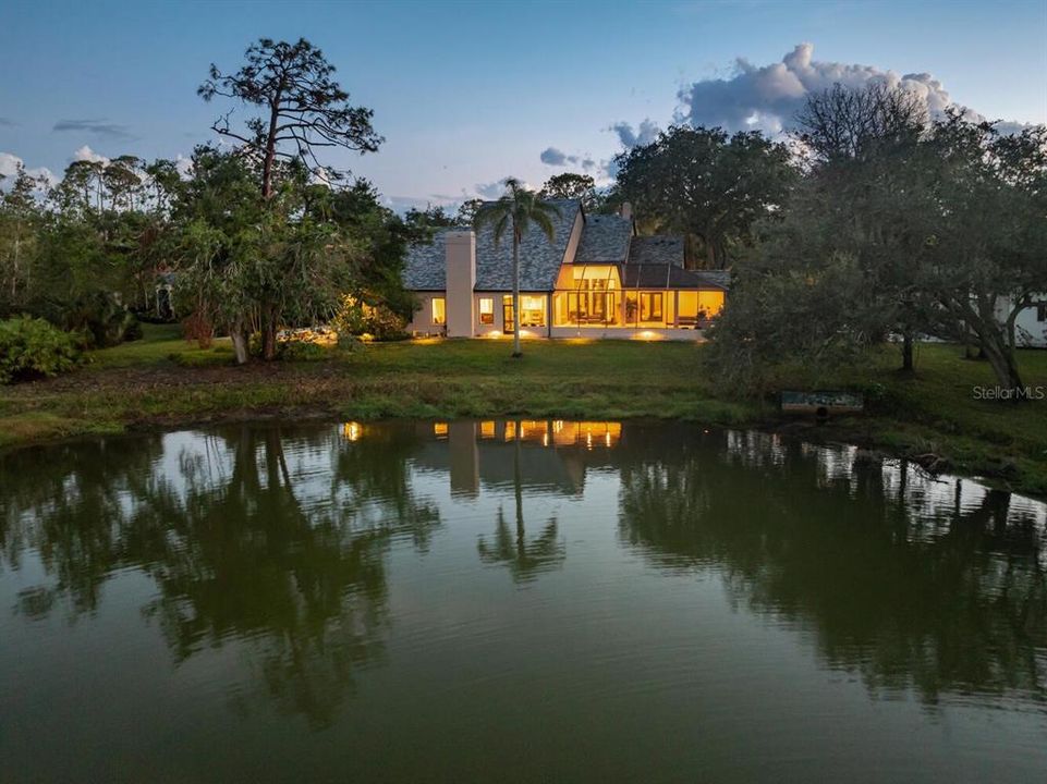 For Sale: $2,595,000 (4 beds, 3 baths, 3953 Square Feet)