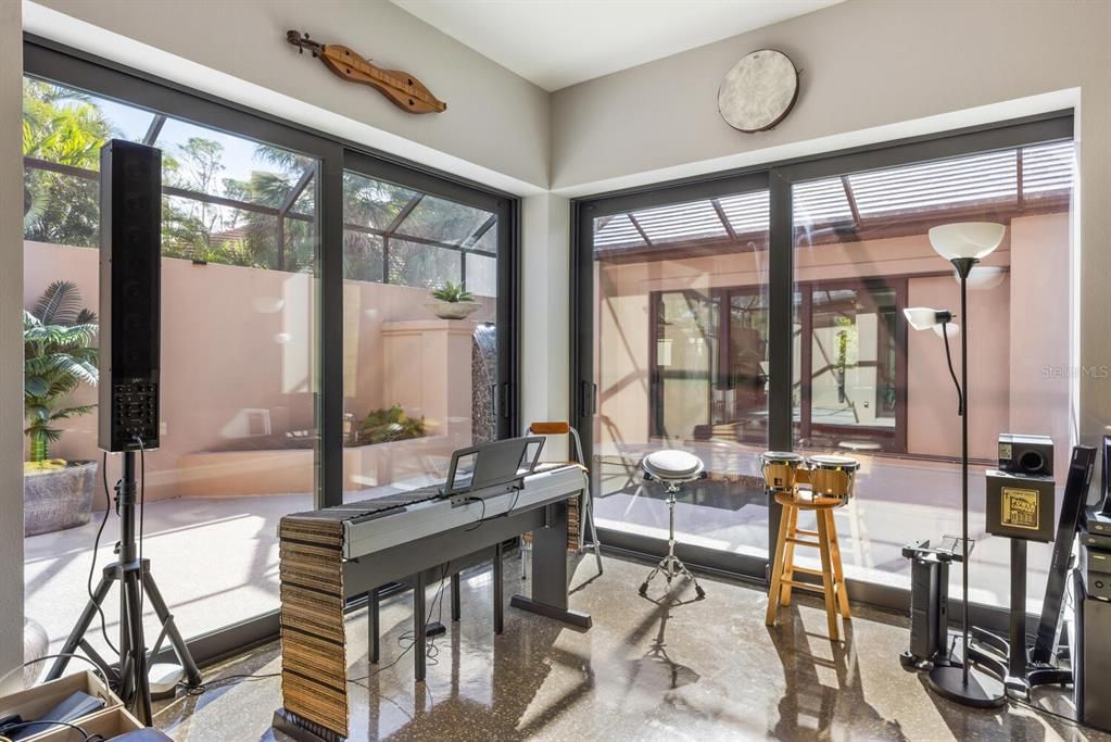 For Sale: $2,595,000 (4 beds, 3 baths, 3953 Square Feet)