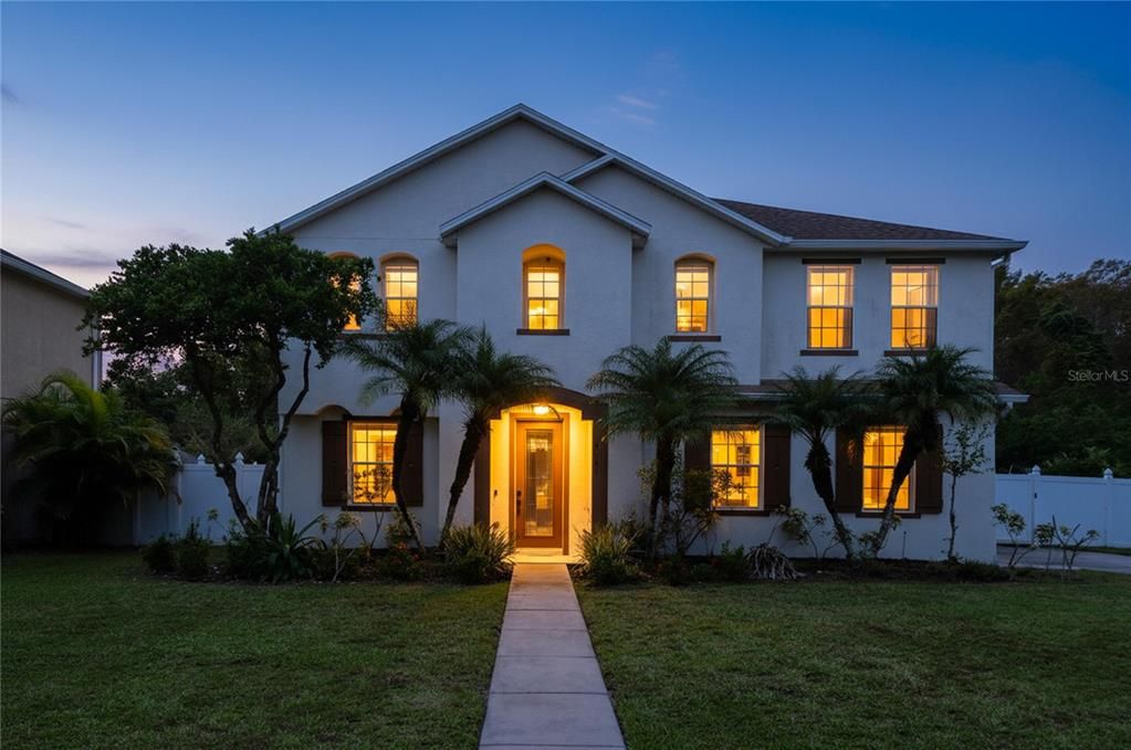 Под контрактом: $430,000 (3 спален, 3 ванн, 3085 Квадратных фут)