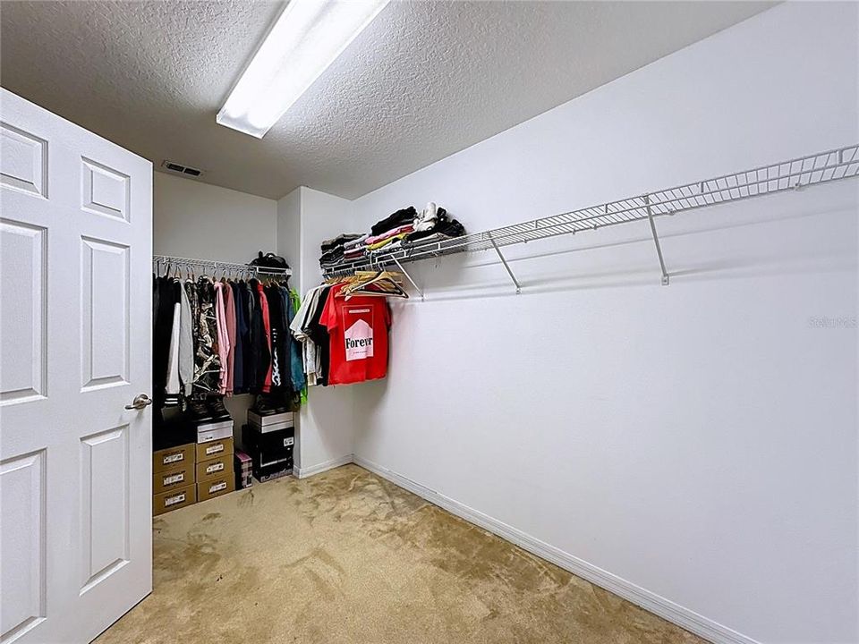 Под контрактом: $430,000 (3 спален, 3 ванн, 3085 Квадратных фут)