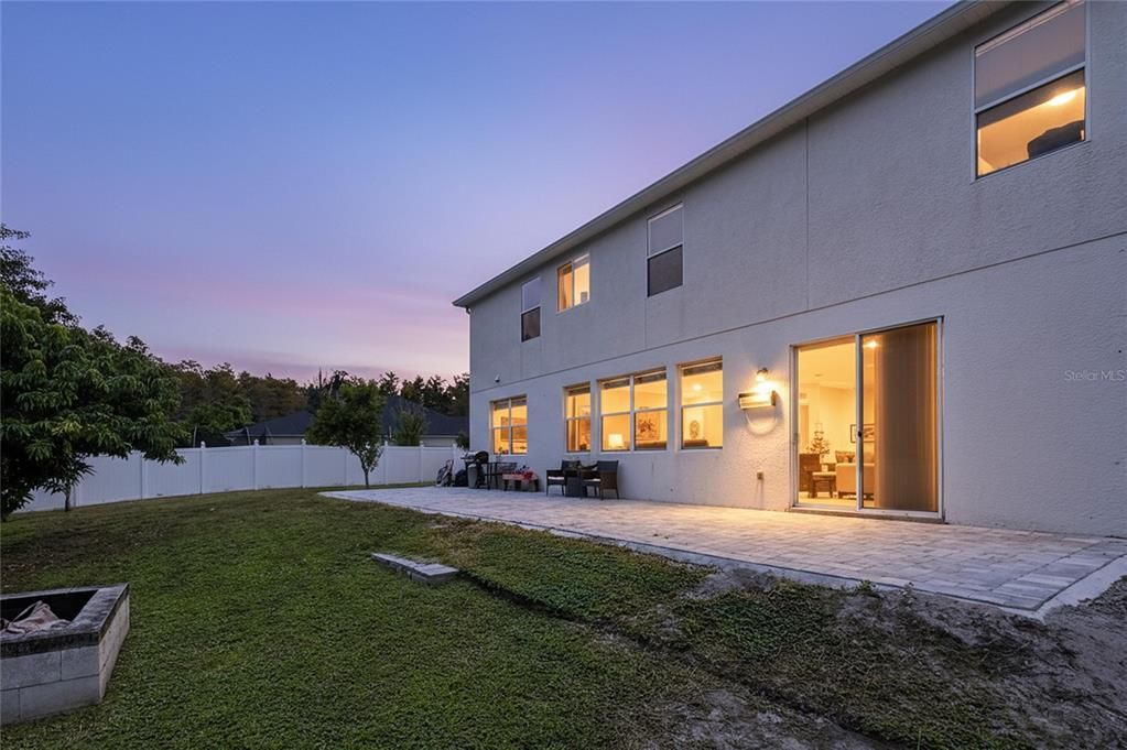 Под контрактом: $430,000 (3 спален, 3 ванн, 3085 Квадратных фут)