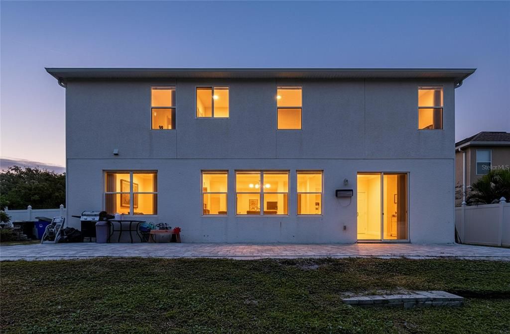 Под контрактом: $430,000 (3 спален, 3 ванн, 3085 Квадратных фут)