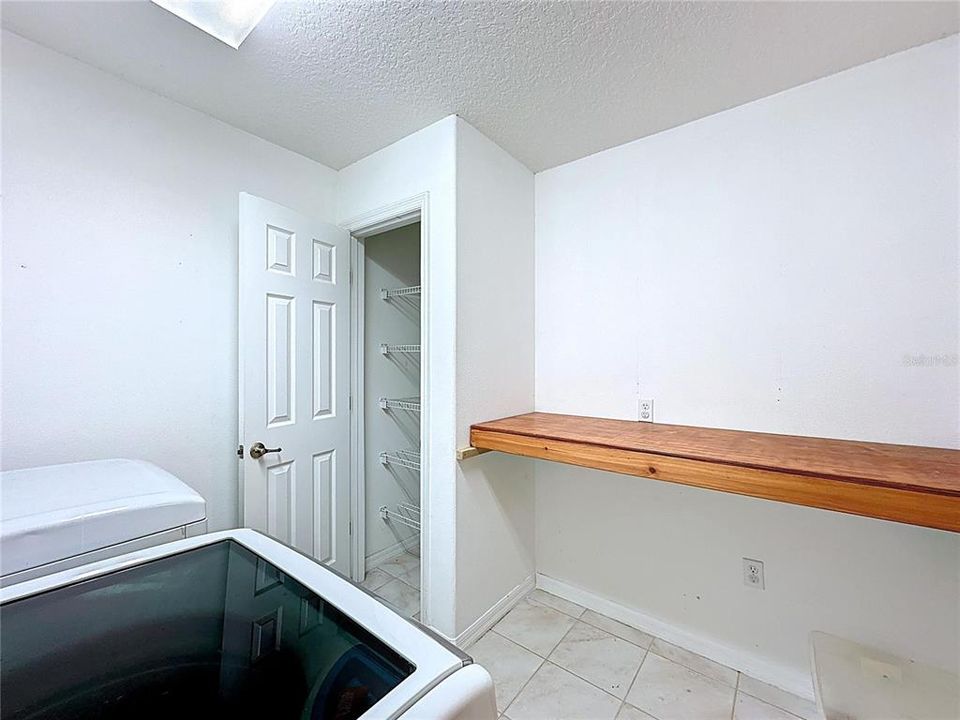 Под контрактом: $430,000 (3 спален, 3 ванн, 3085 Квадратных фут)