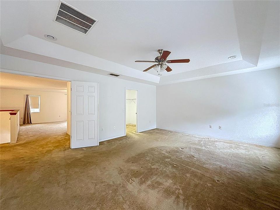 Под контрактом: $430,000 (3 спален, 3 ванн, 3085 Квадратных фут)