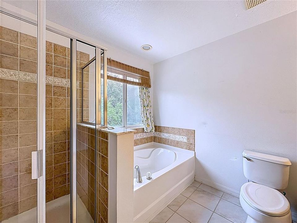 Под контрактом: $430,000 (3 спален, 3 ванн, 3085 Квадратных фут)