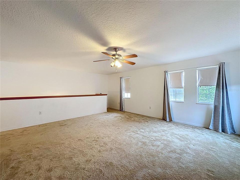 Под контрактом: $430,000 (3 спален, 3 ванн, 3085 Квадратных фут)