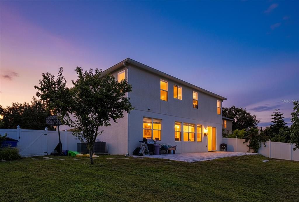 Под контрактом: $430,000 (3 спален, 3 ванн, 3085 Квадратных фут)