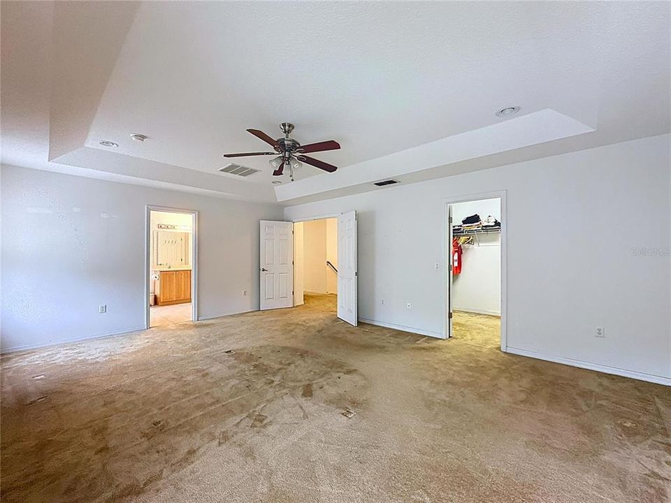 Под контрактом: $430,000 (3 спален, 3 ванн, 3085 Квадратных фут)