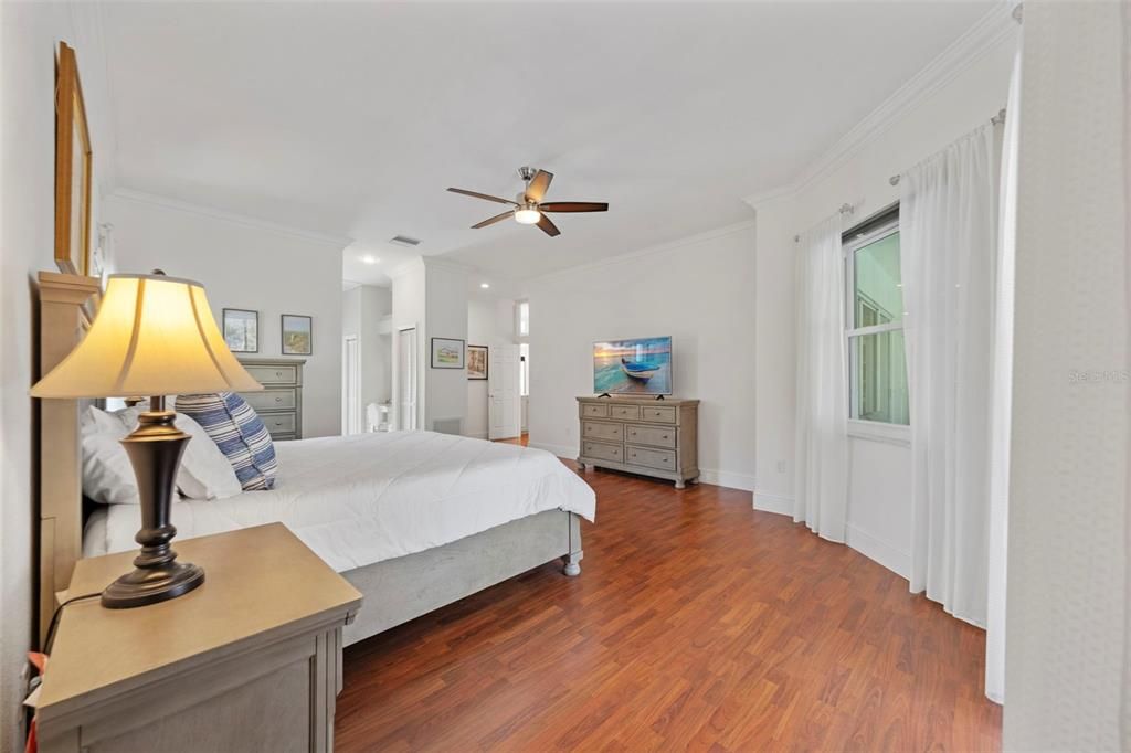 For Sale: $860,000 (4 beds, 3 baths, 3640 Square Feet)