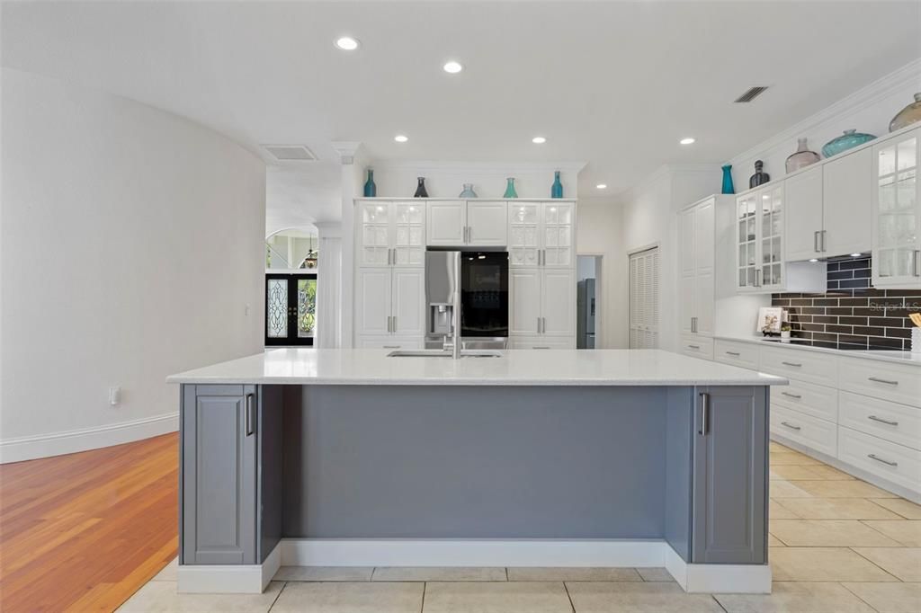 For Sale: $860,000 (4 beds, 3 baths, 3640 Square Feet)