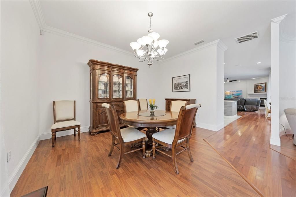 For Sale: $860,000 (4 beds, 3 baths, 3640 Square Feet)