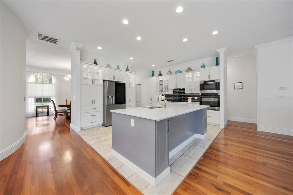 For Sale: $860,000 (4 beds, 3 baths, 3640 Square Feet)