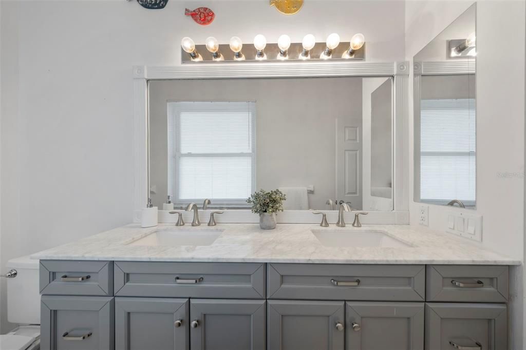 For Sale: $860,000 (4 beds, 3 baths, 3640 Square Feet)