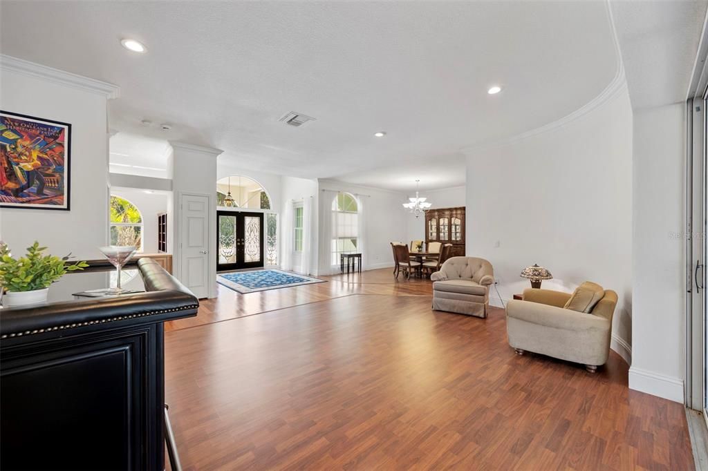 For Sale: $860,000 (4 beds, 3 baths, 3640 Square Feet)